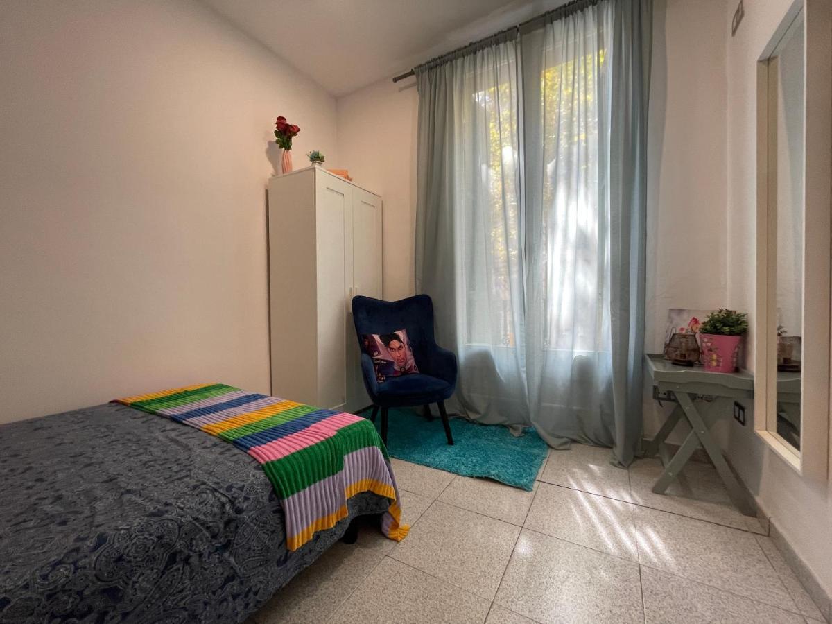 Plaza Universidad Rooms Барселона Екстериор снимка