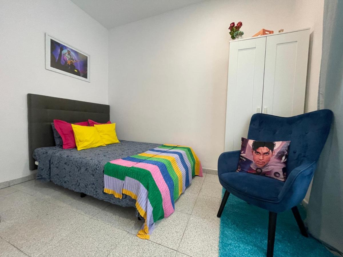 Plaza Universidad Rooms Барселона Екстериор снимка