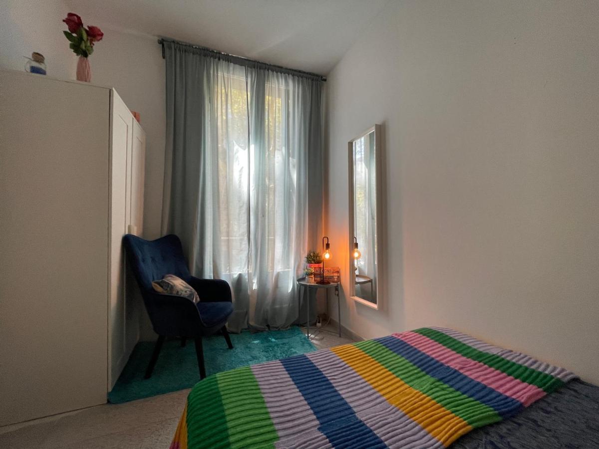 Plaza Universidad Rooms Барселона Екстериор снимка